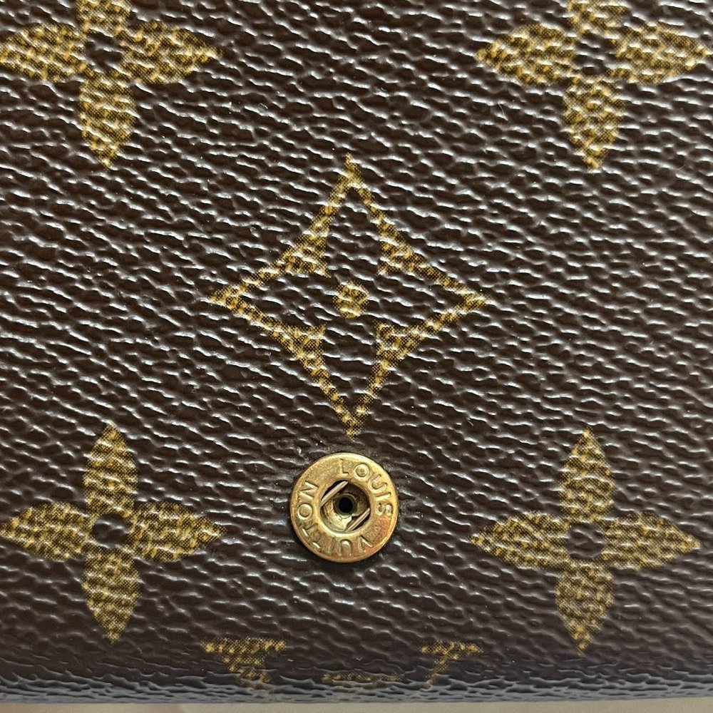 Authentic 2002 Louis Vuitton Monogram Wallet - Picture 5 of 13